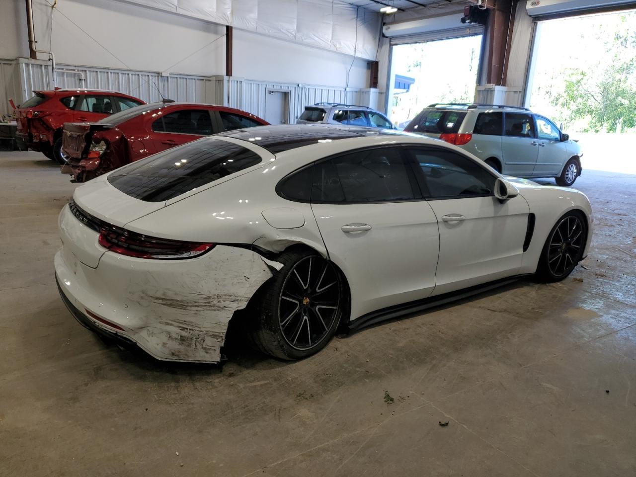 2018 PORSCHE PANAMERA 4 - Фото 3
