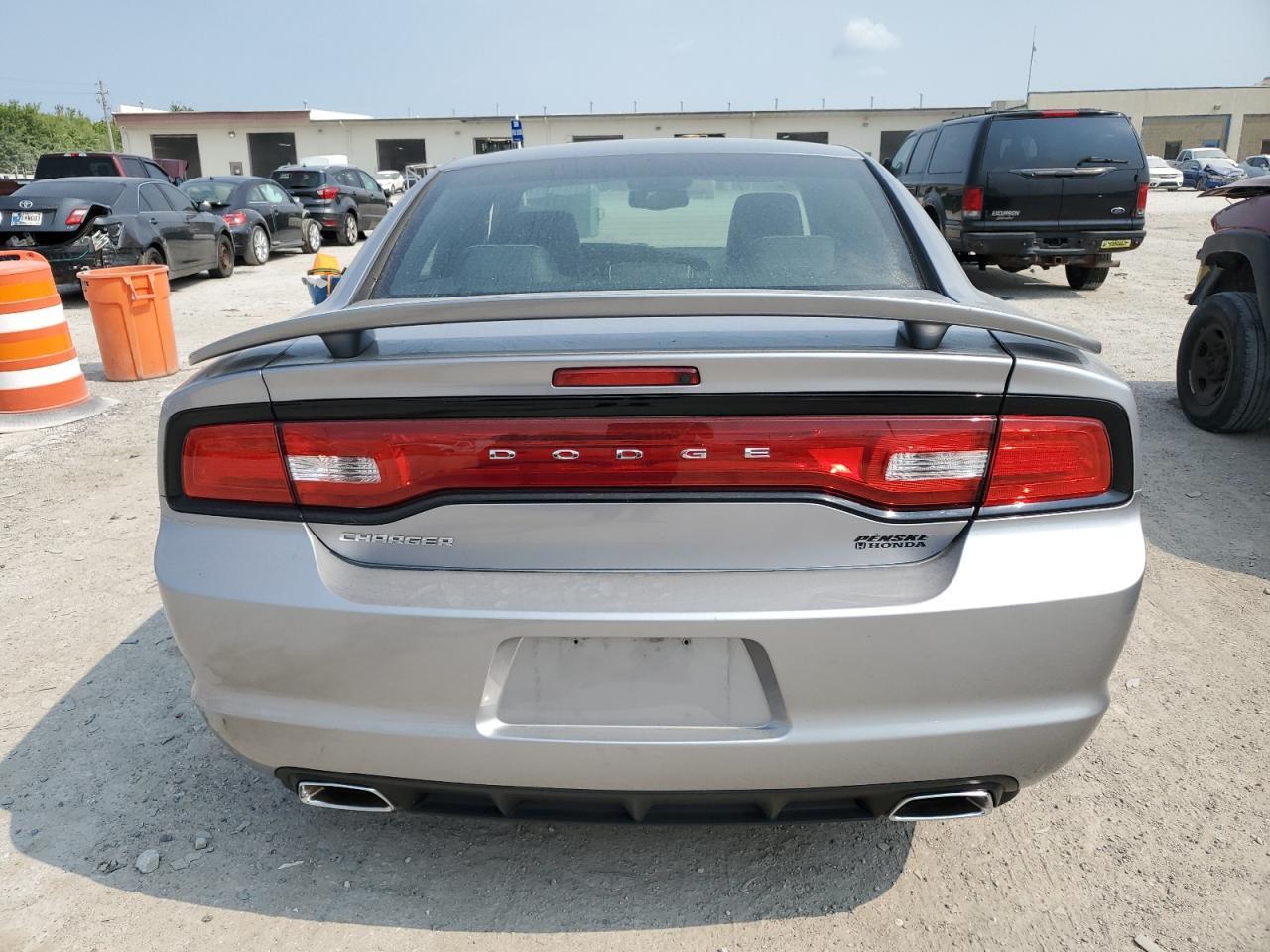2013 DODGE CHARGER SE - Фото 6