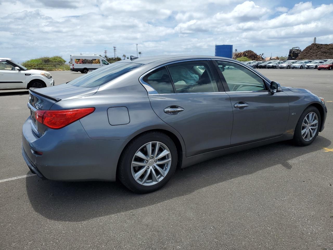 2016 INFINITI Q50 PREMIU - Фото 3