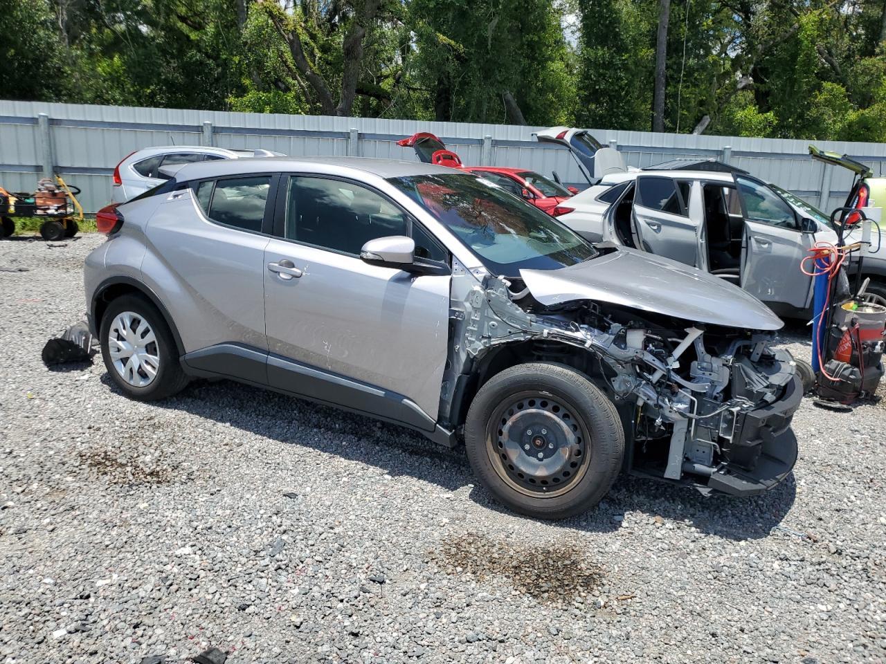 2019 TOYOTA C-HR XLE - Image 4