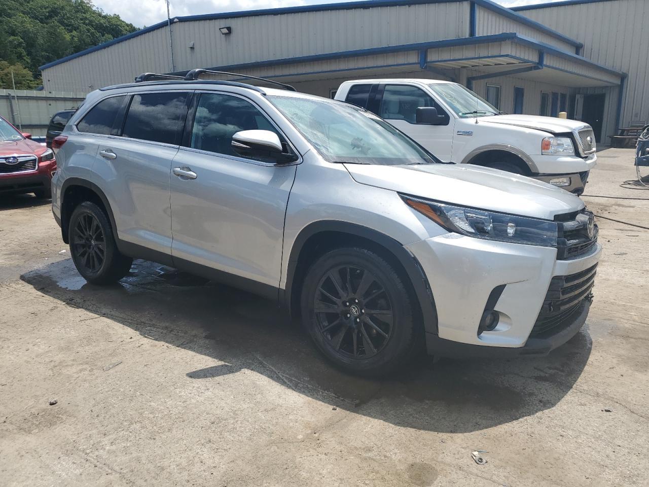 2019 TOYOTA HIGHLANDER - Image 4