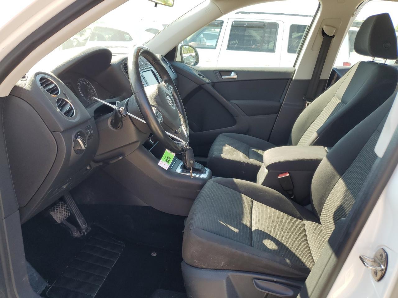 2015 VOLKSWAGEN TIGUAN S - Фото 7