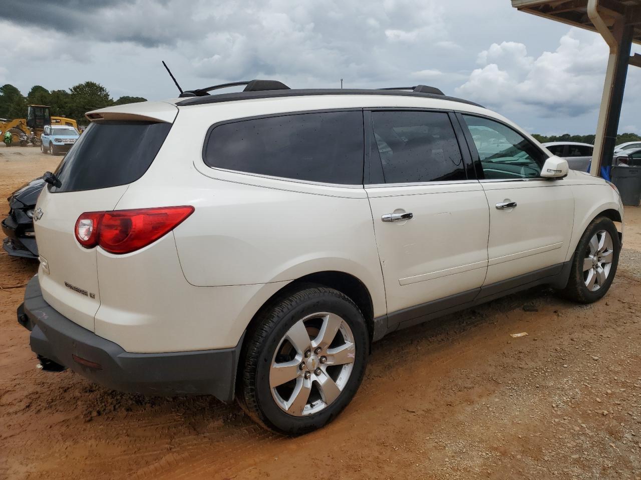 2011 CHEVROLET TRAVERSE L - Фото 3