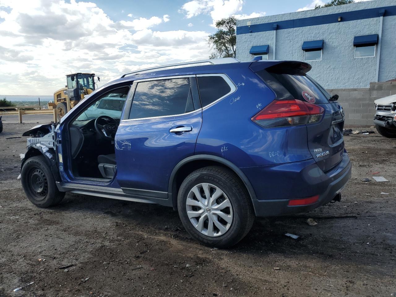 2017 NISSAN ROGUE S - Фото 2