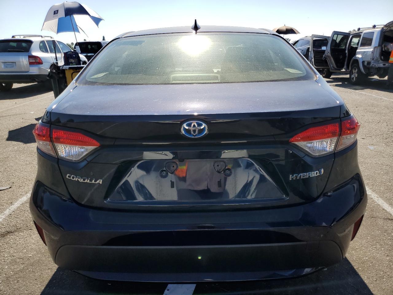 2022 TOYOTA COROLLA LE - Фото 6