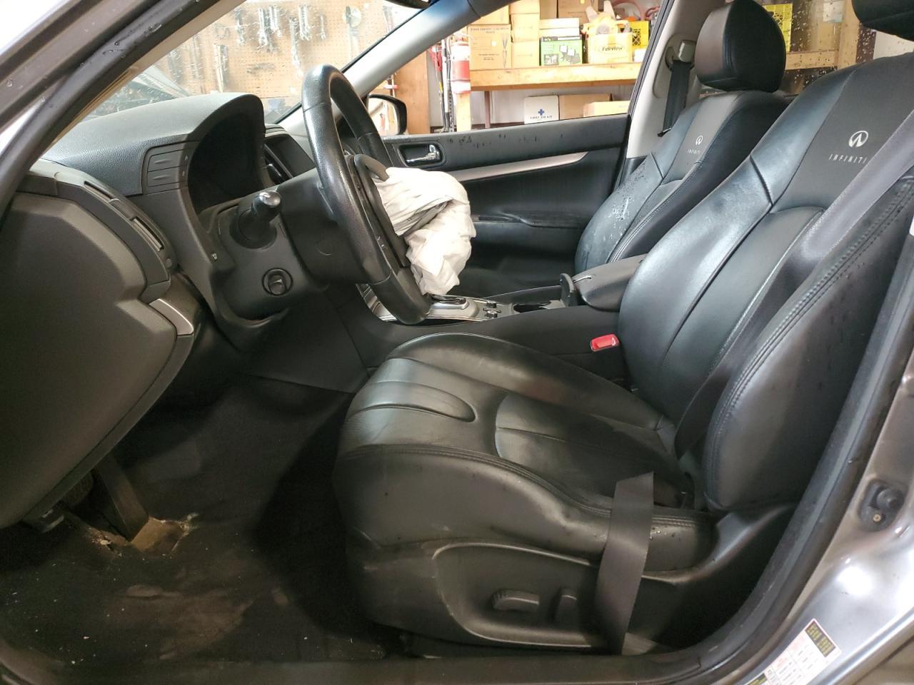 2011 INFINITI G37 - Image 7