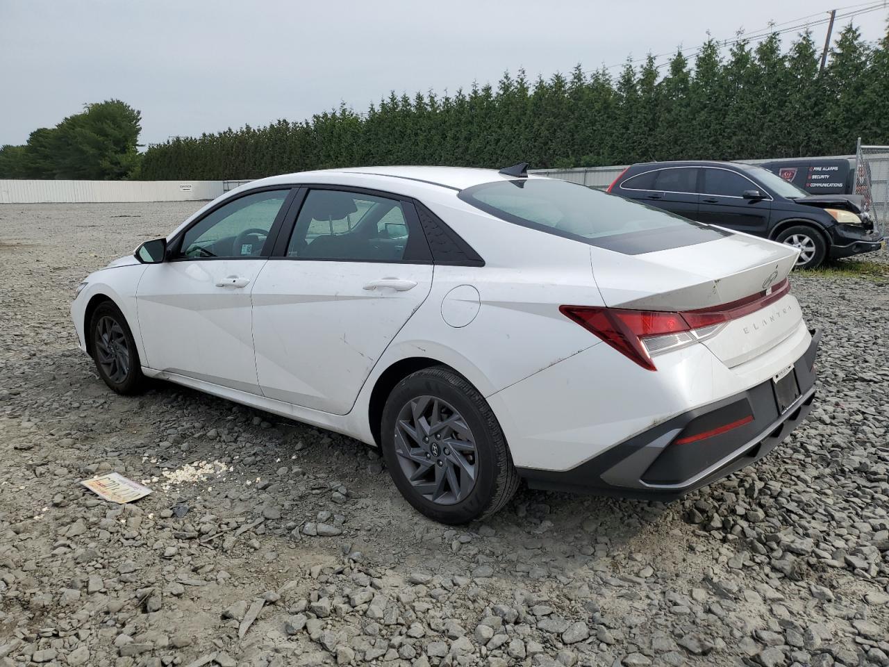 2024 HYUNDAI ELANTRA SE - Фото 2