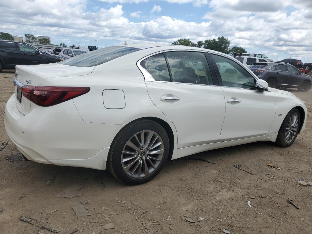 2018 INFINITI Q50 LUXE - Фото 3