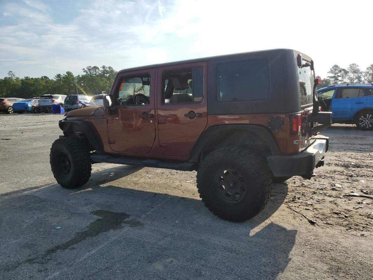 2010 JEEP WRANGLER U - Image 2