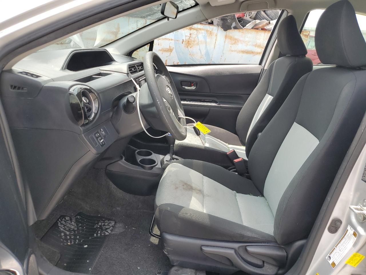 2015 TOYOTA PRIUS C - Фото 7