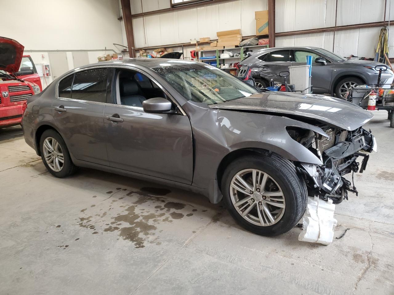 2011 INFINITI G37 - Image 4