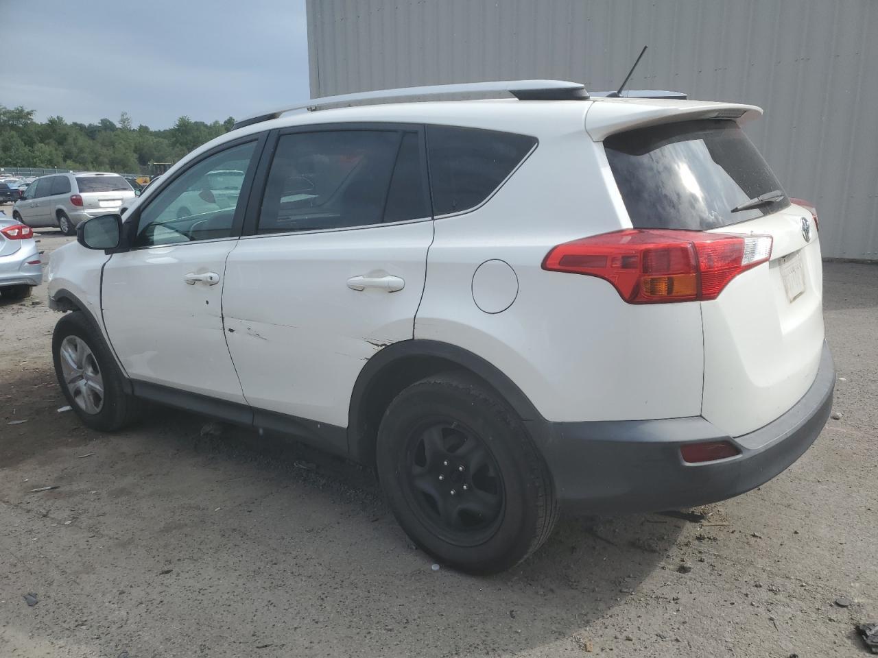 2015 TOYOTA RAV4 LE - Фото 2