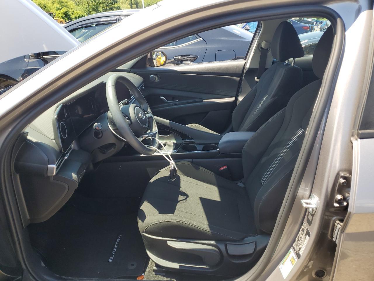 2023 HYUNDAI ELANTRA SE - Image 7