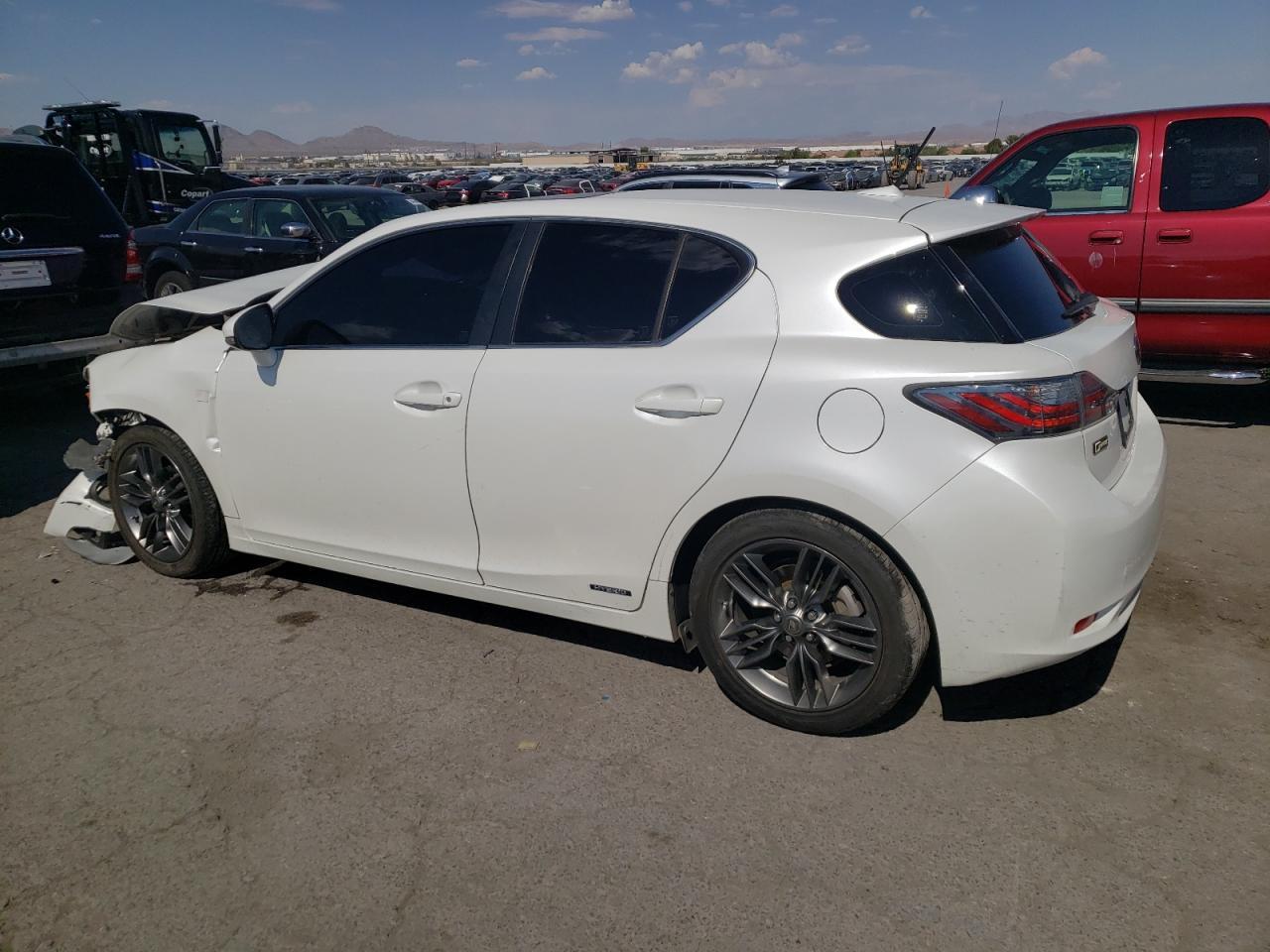 2013 LEXUS CT 200 - Фото 2