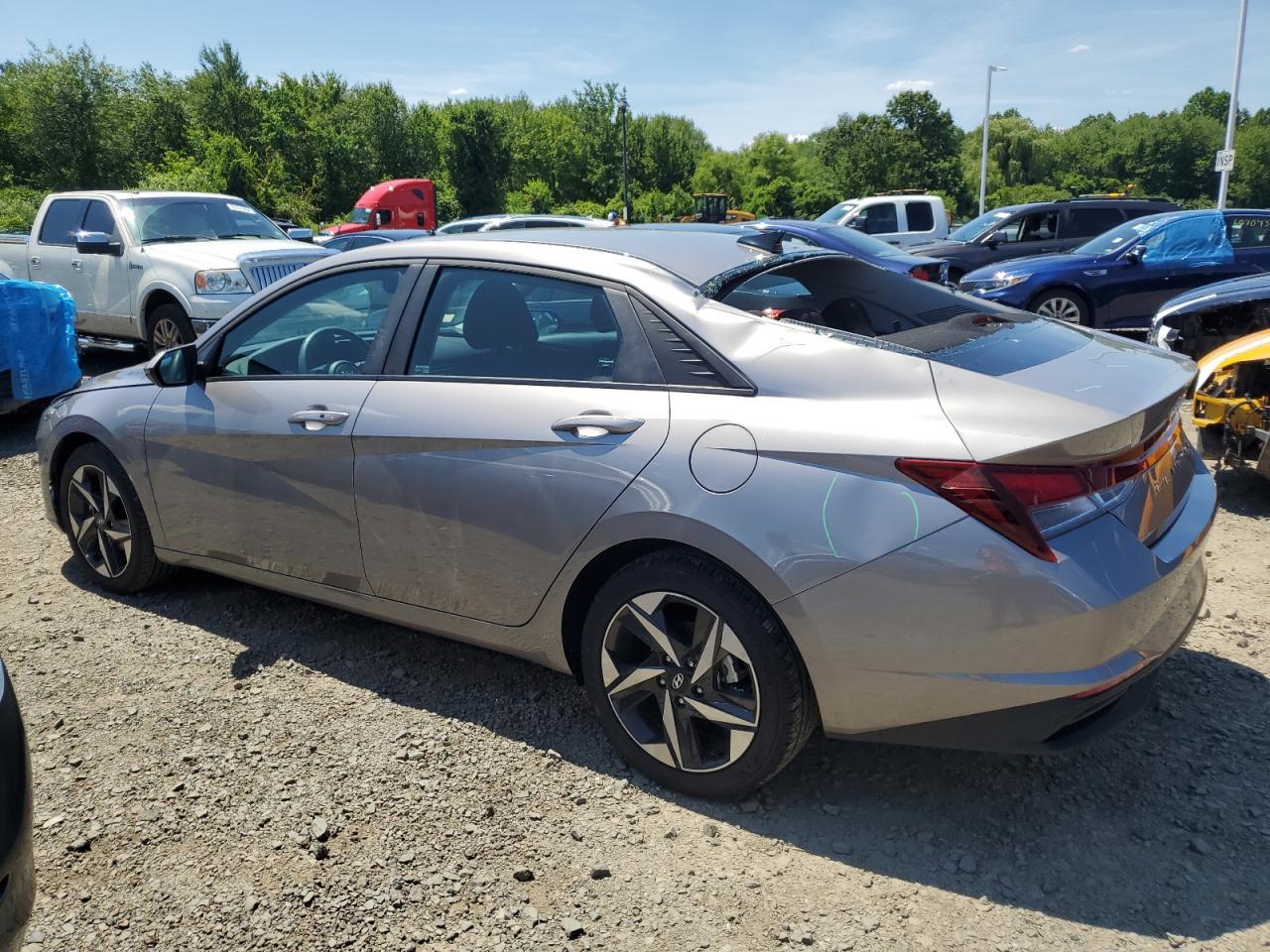 2023 HYUNDAI ELANTRA SE - Image 2