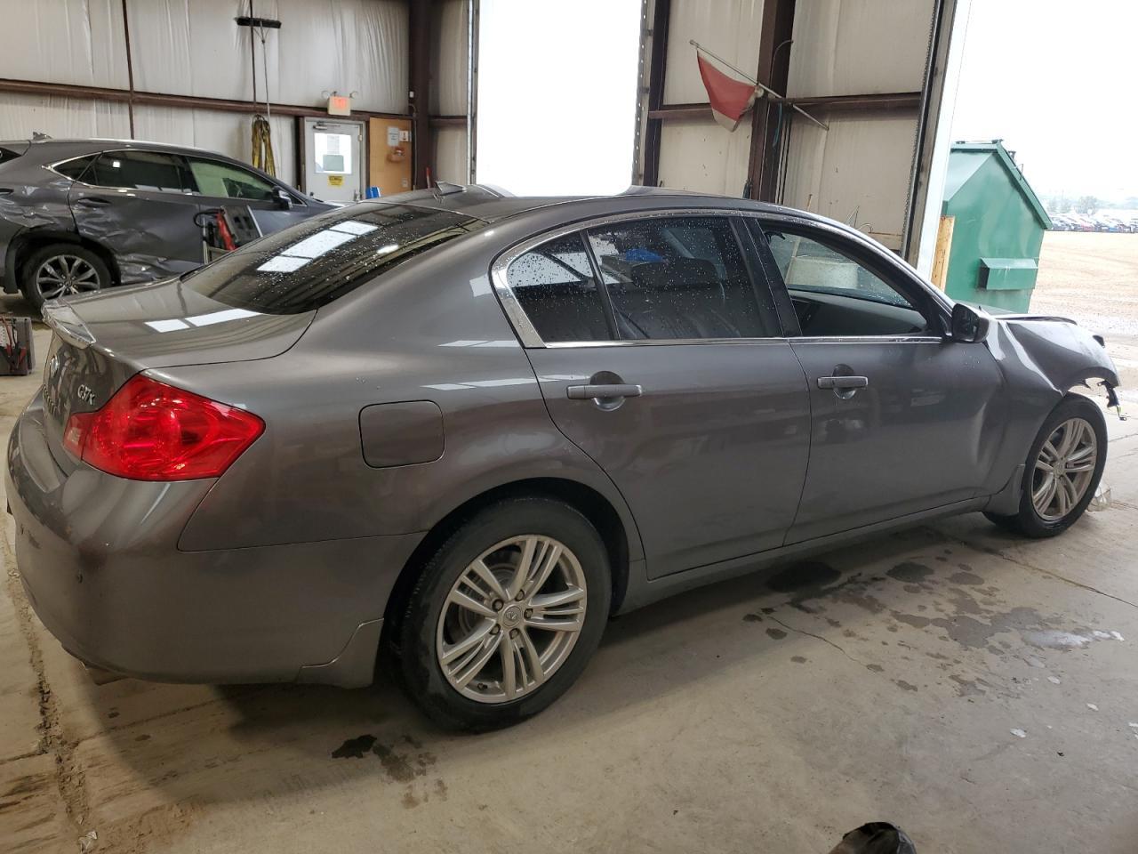 2011 INFINITI G37 - Image 3