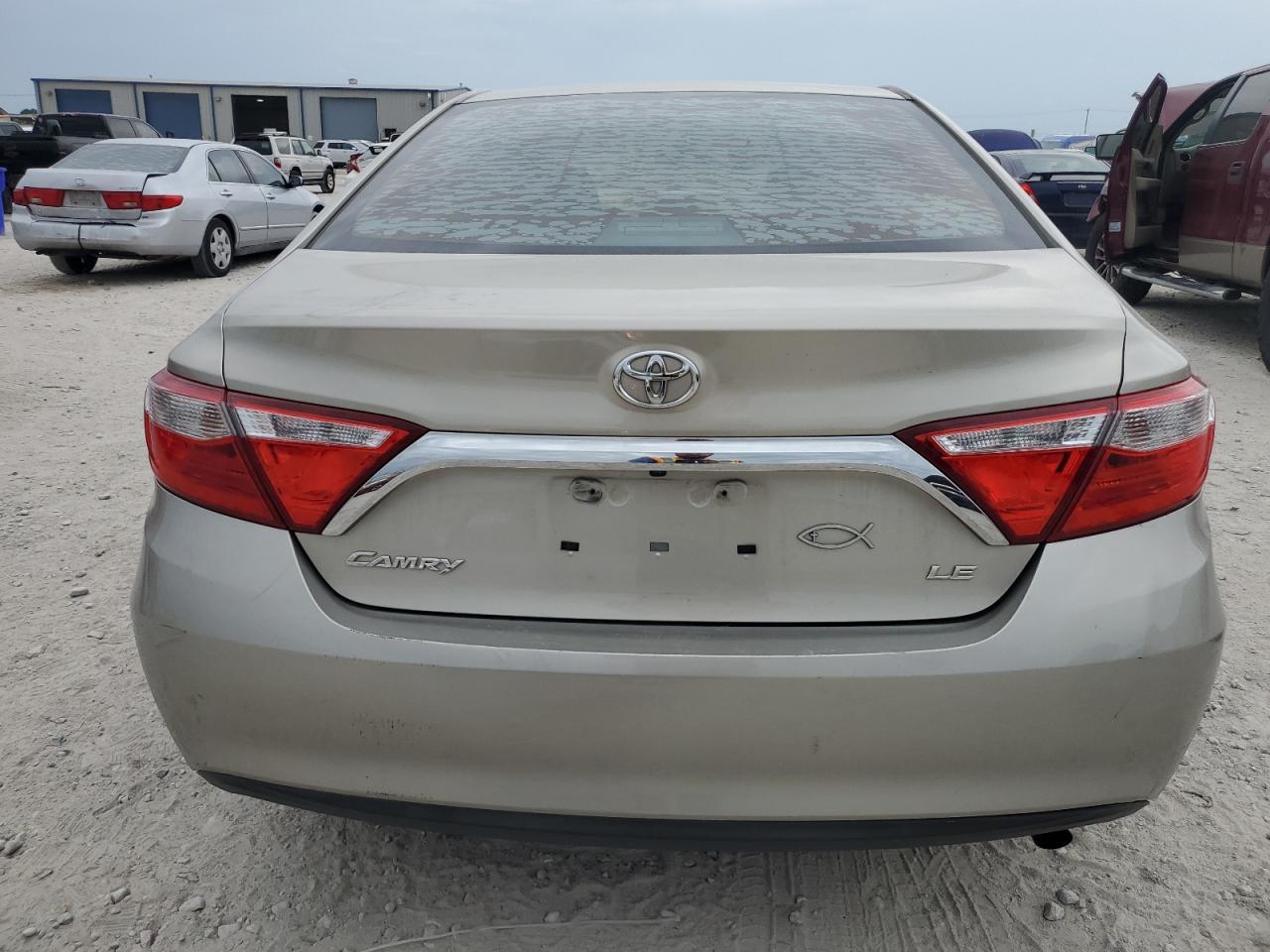 2015 TOYOTA CAMRY LE - Image 6