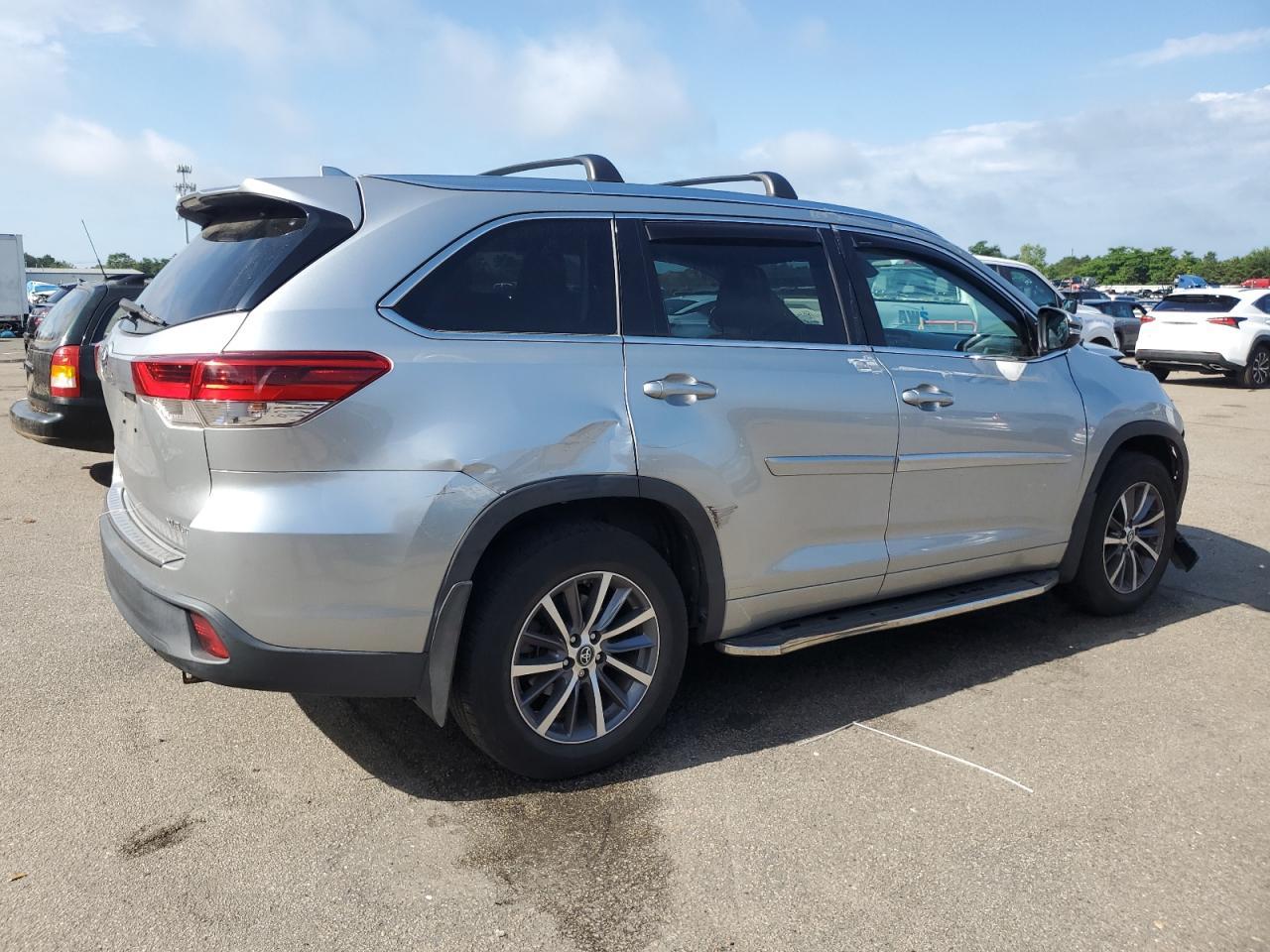 2018 TOYOTA HIGHLANDER - Image 3