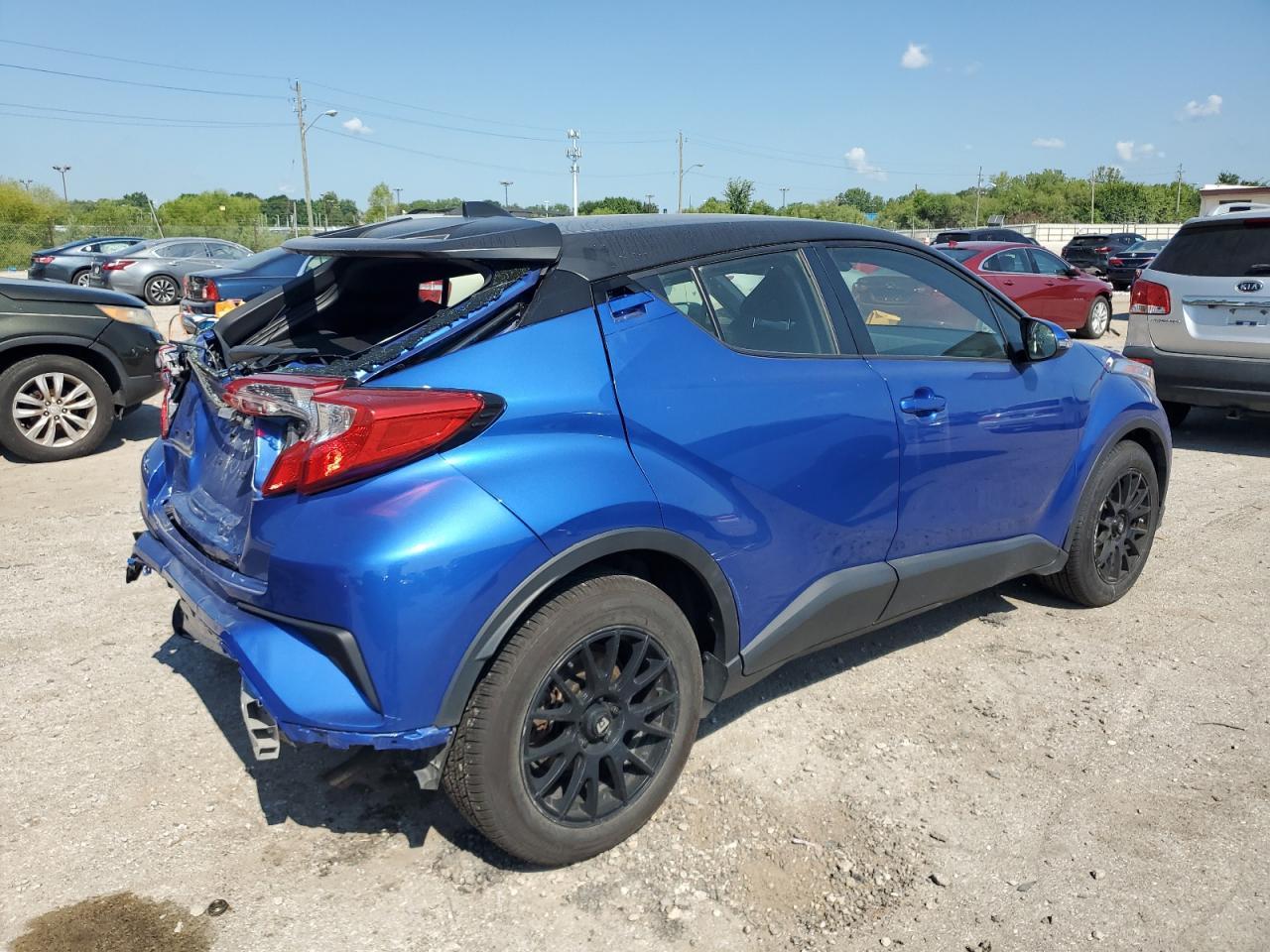 2019 TOYOTA C-HR XLE - Image 3
