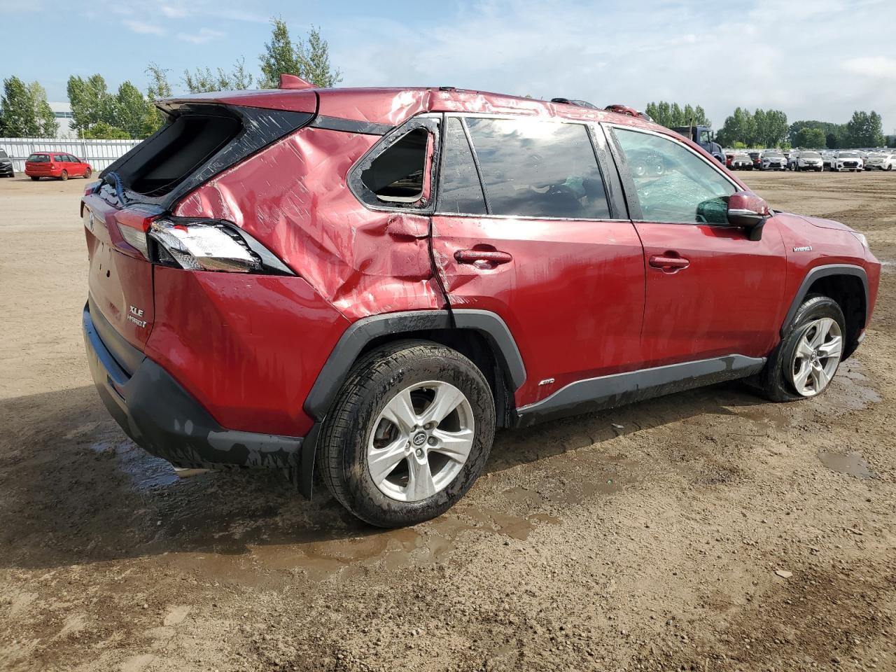 2020 TOYOTA RAV4 XLE - Image 3