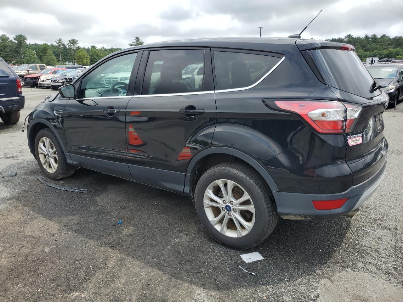 2017 FORD ESCAPE SE - Image 2