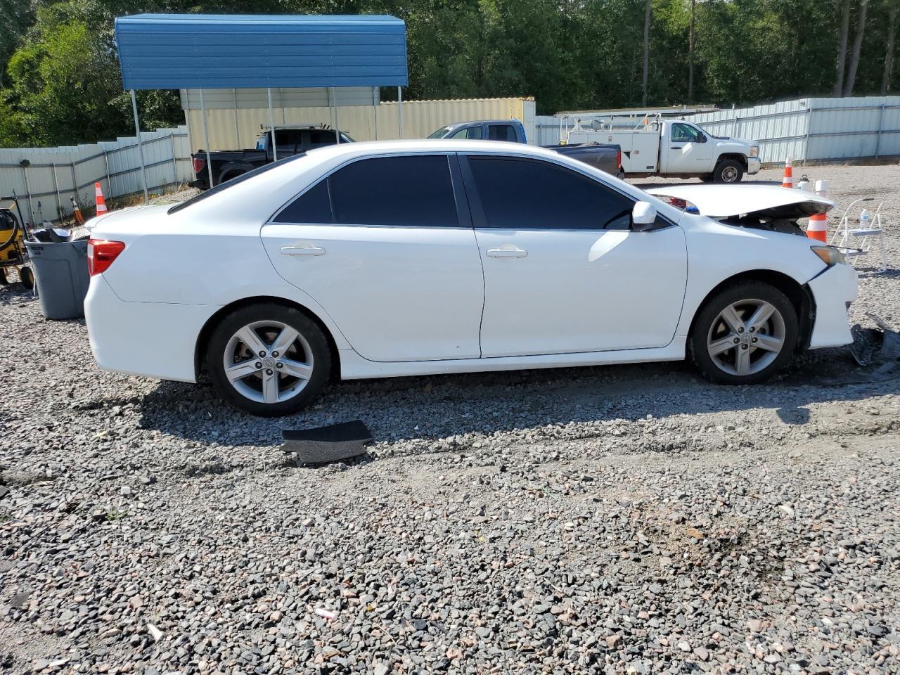 2013 TOYOTA CAMRY L - Фото 3