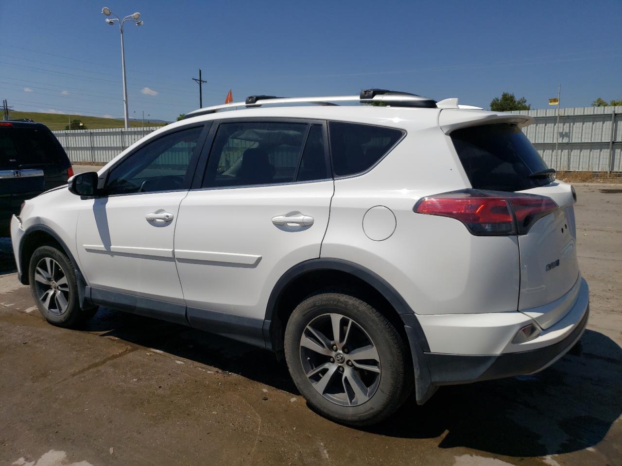 2016 TOYOTA RAV4 XLE - Image 2