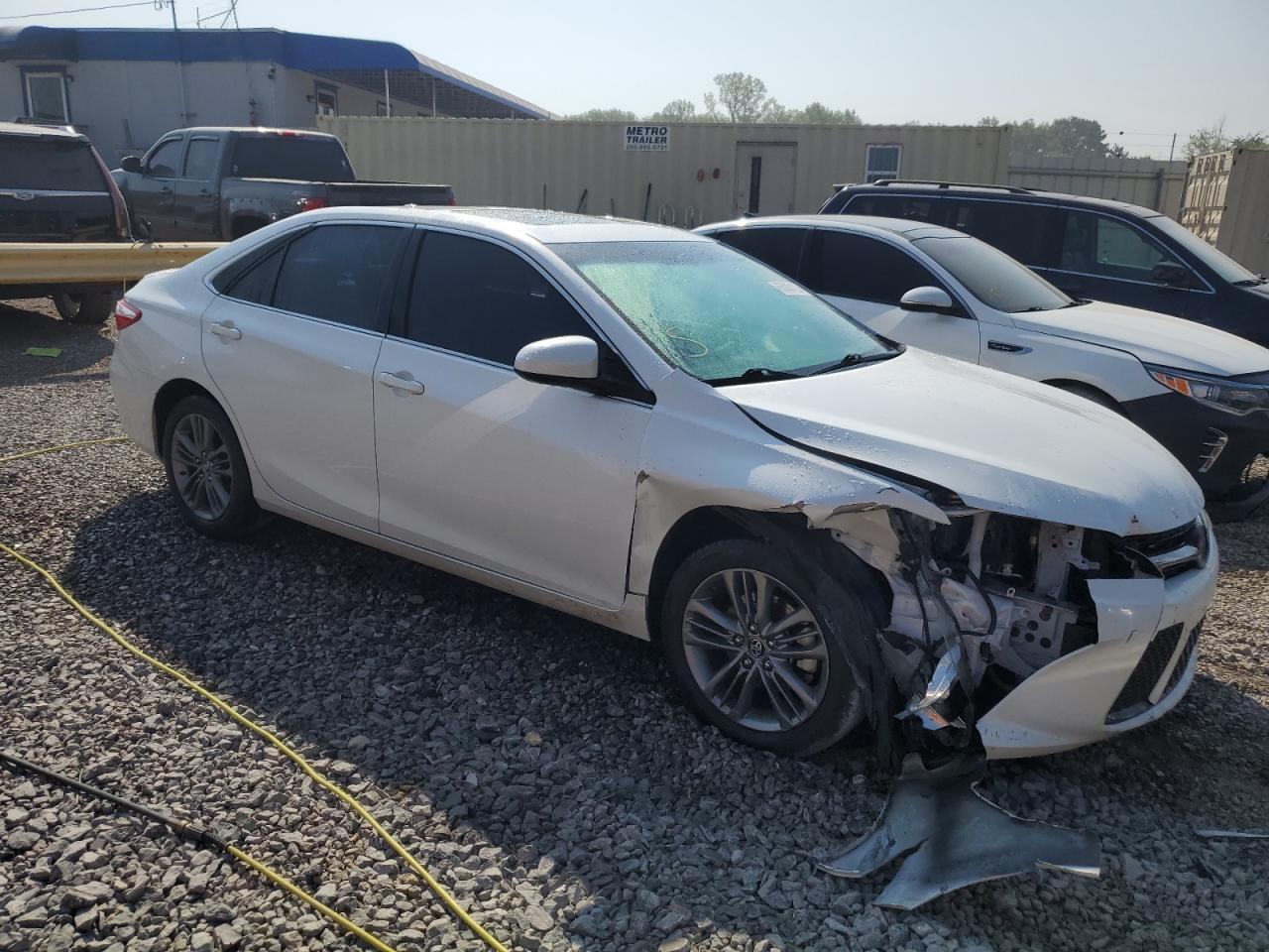 2016 TOYOTA CAMRY LE - Фото 4