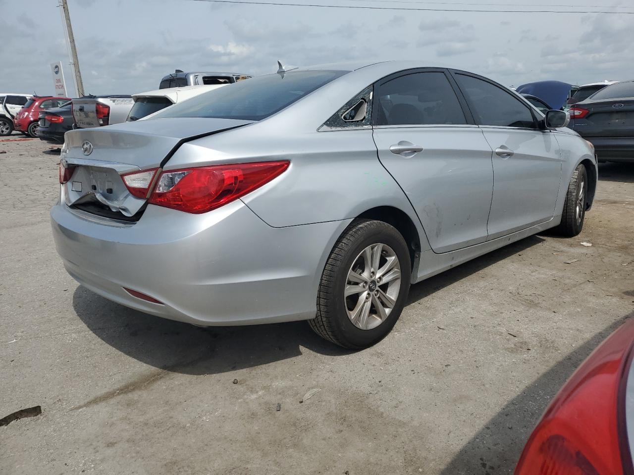 2011 HYUNDAI SONATA GLS - Image 3
