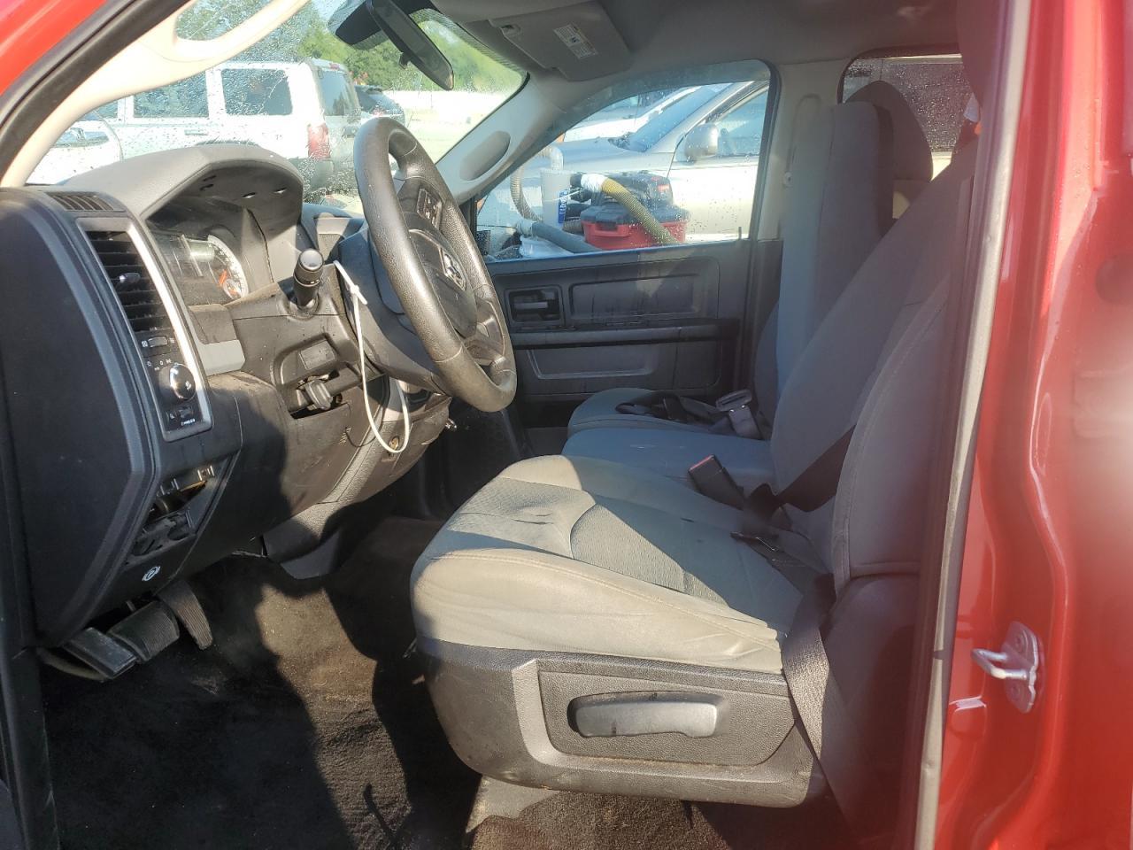 2014 RAM 1500 ST - Image 7