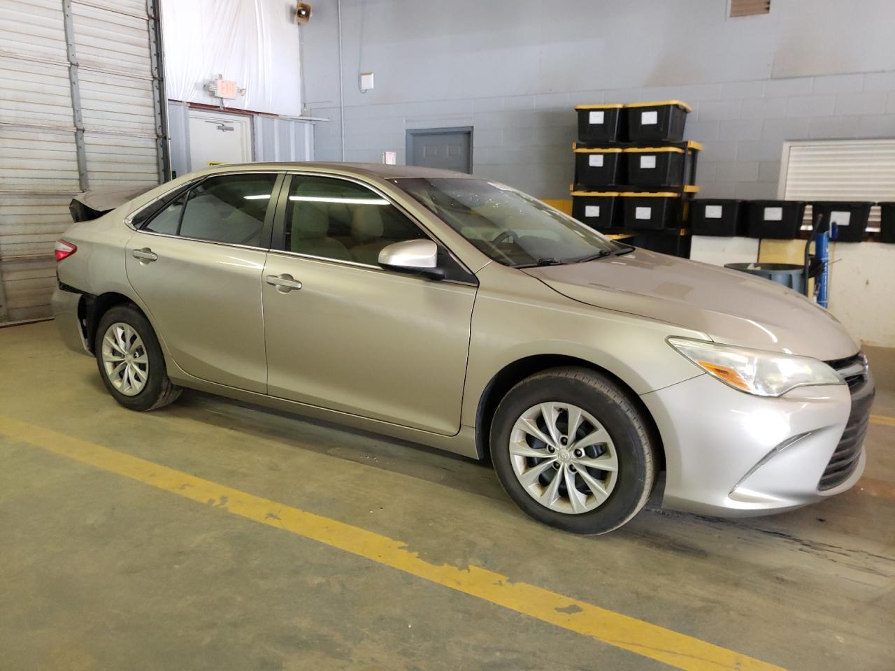 2015 TOYOTA CAMRY LE - Image 4