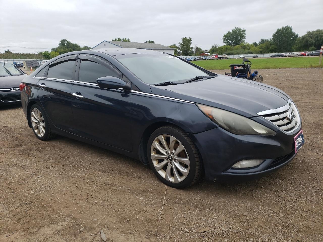 2011 HYUNDAI SONATA SE - Image 4
