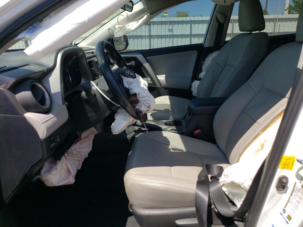 2016 TOYOTA RAV4 XLE - Image 7