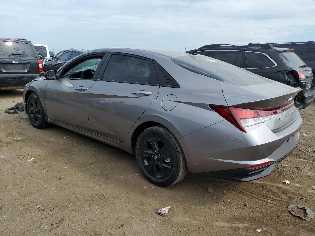 2023 HYUNDAI ELANTRA SE - Image 2