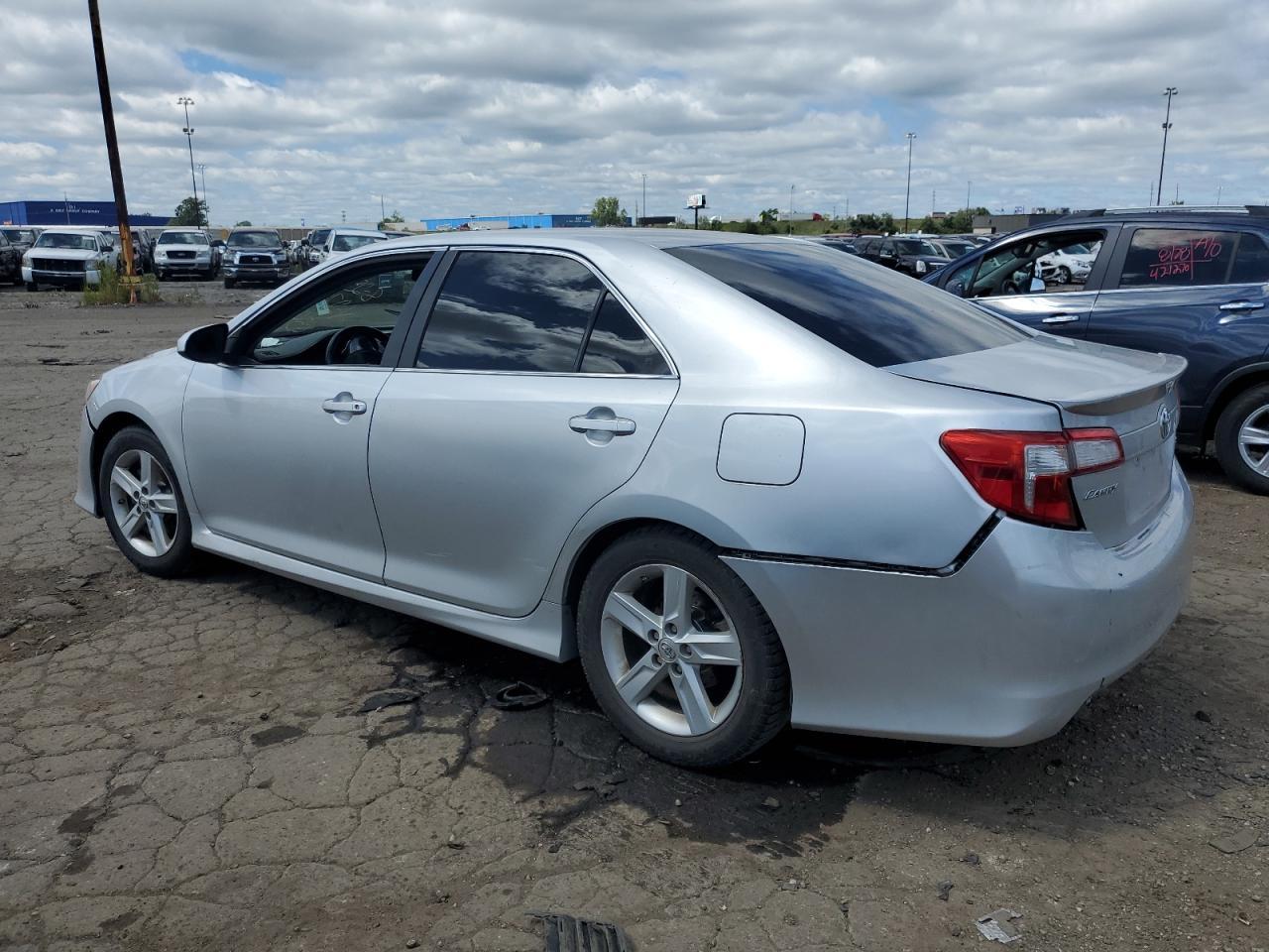 2013 TOYOTA CAMRY L - Фото 2