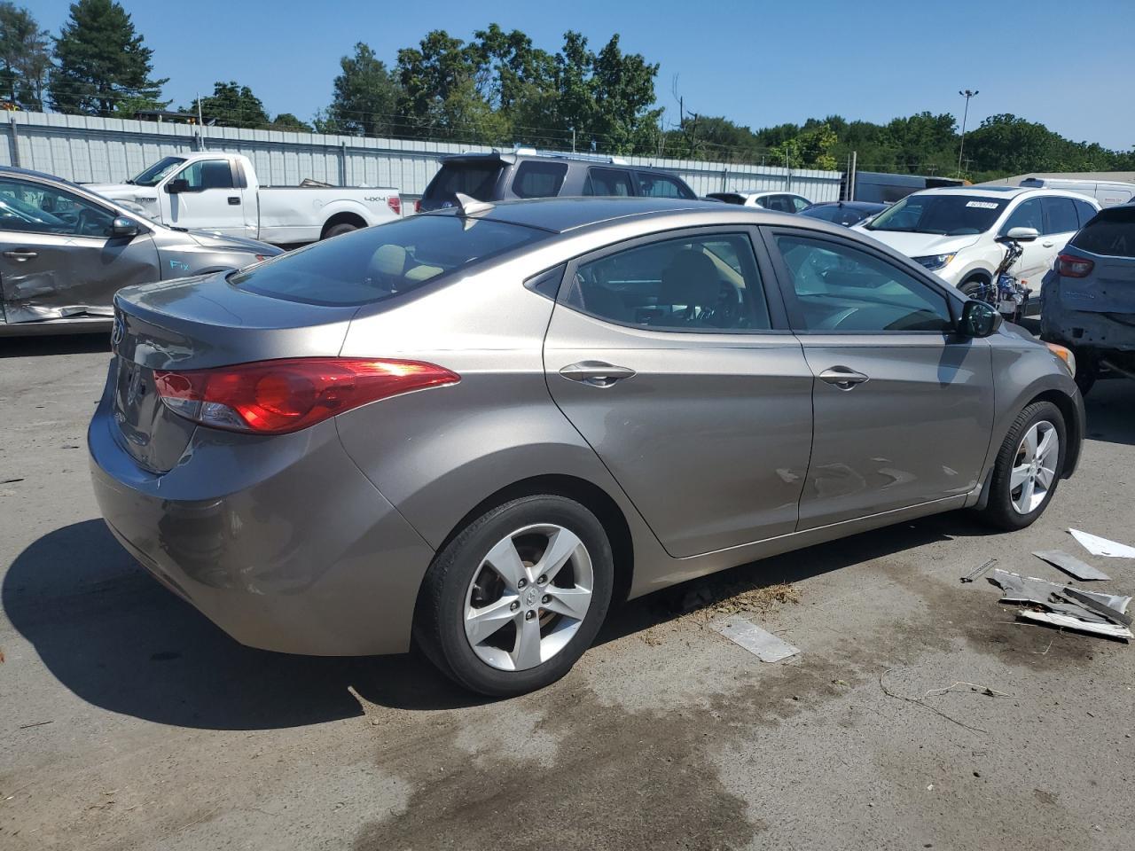 2013 HYUNDAI ELANTRA GL - Image 3
