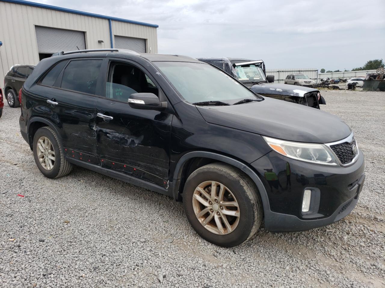 2015 KIA SORENTO LX - Image 4