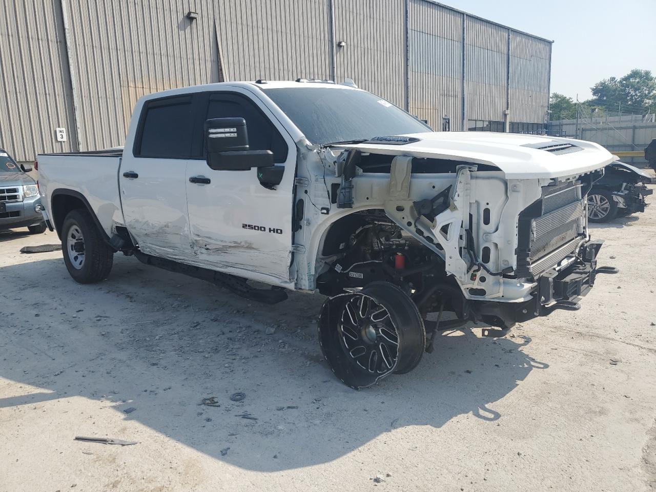 2023 CHEVROLET SILVERADO - Фото 4