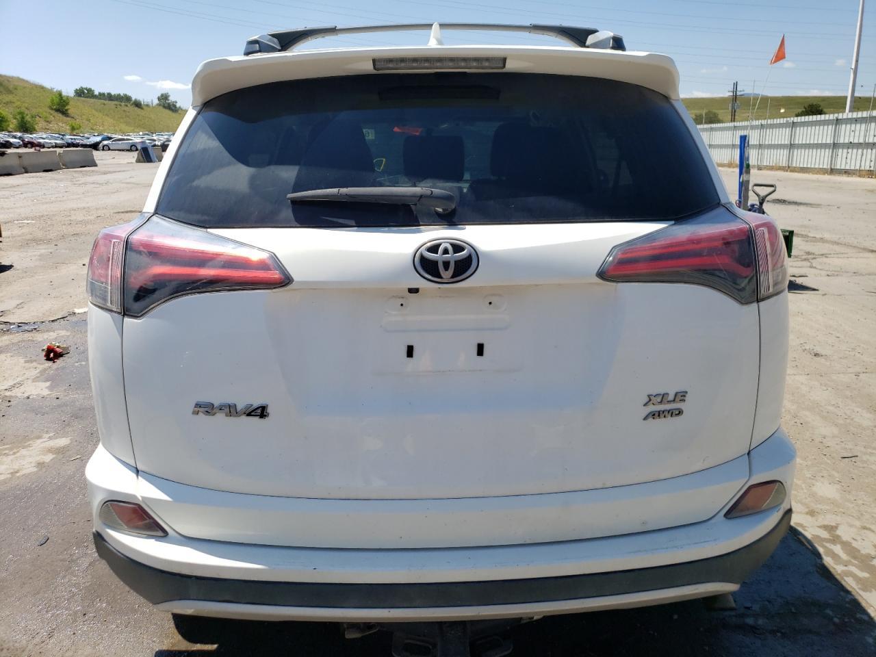 2016 TOYOTA RAV4 XLE - Image 6