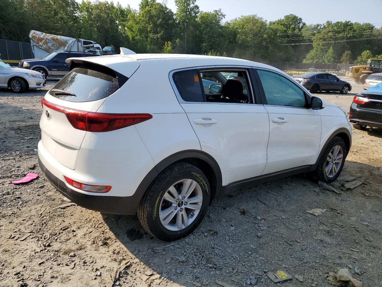 2017 KIA SPORTAGE L - Image 3