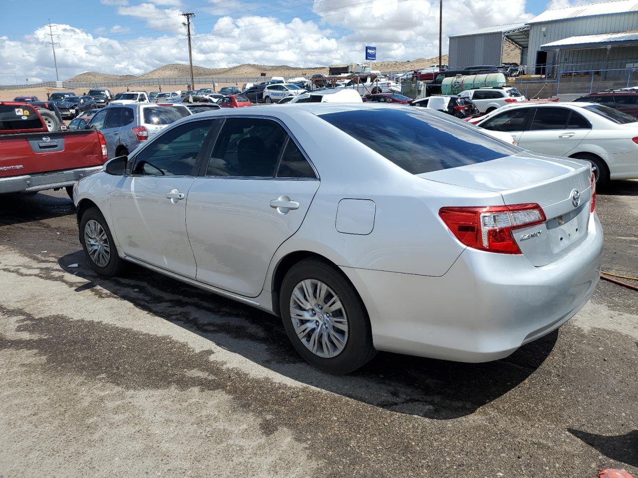 2014 TOYOTA CAMRY L - Фото 2