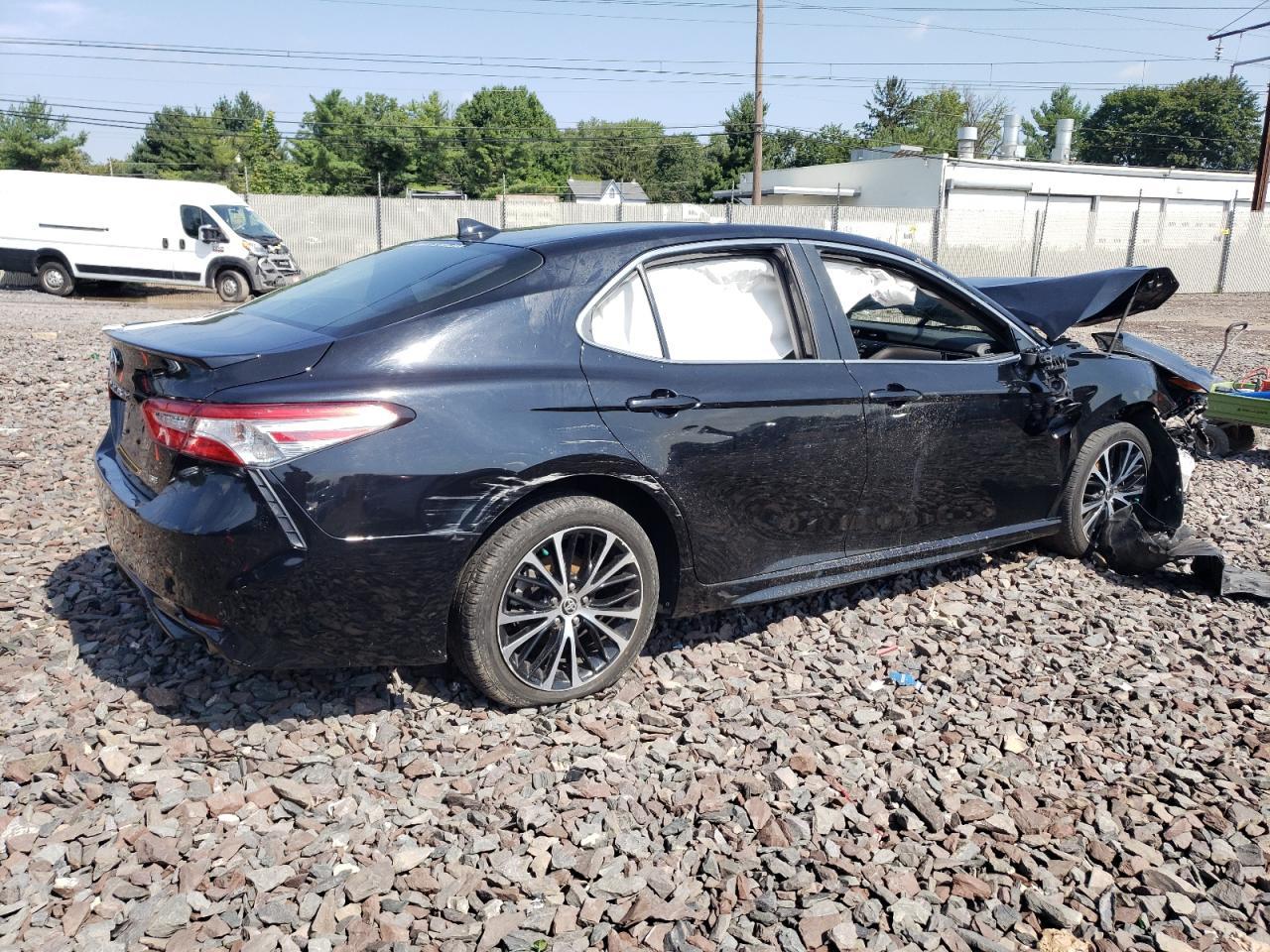 2020 TOYOTA CAMRY SE - Image 3