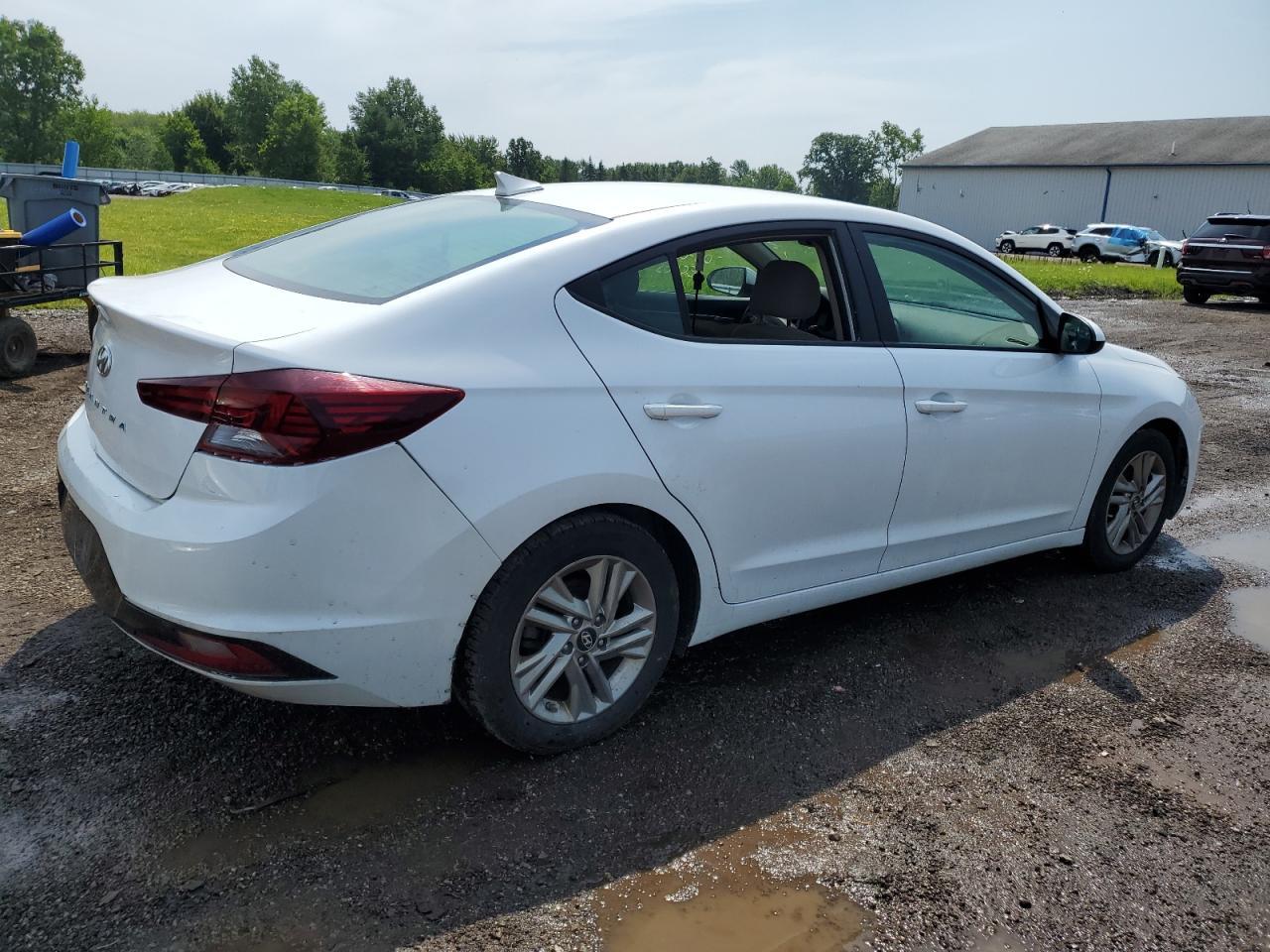 2019 HYUNDAI ELANTRA SE - Фото 3
