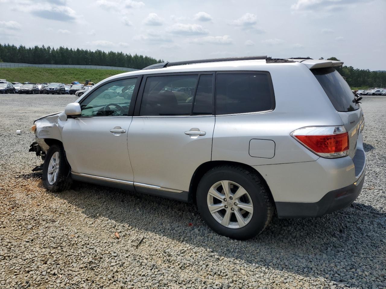 2011 TOYOTA HIGHLANDER - Image 2