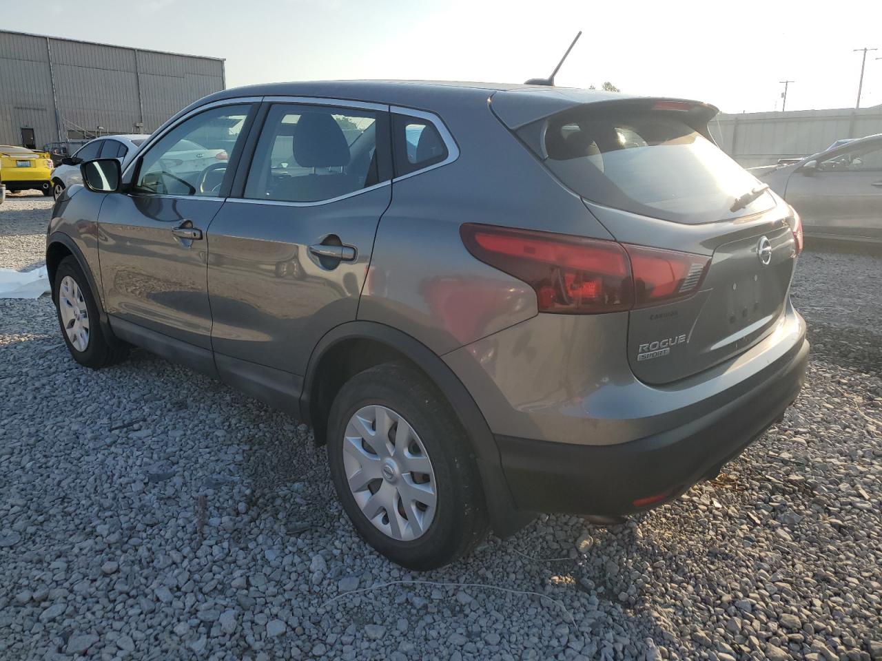 2017 NISSAN ROGUE SPOR - Image 2