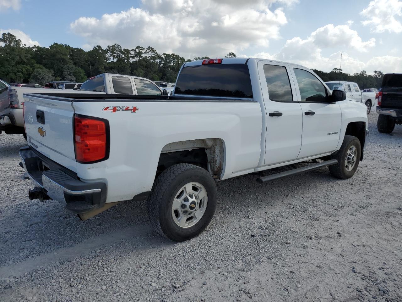 2015 CHEVROLET SILVERADO - Image 3