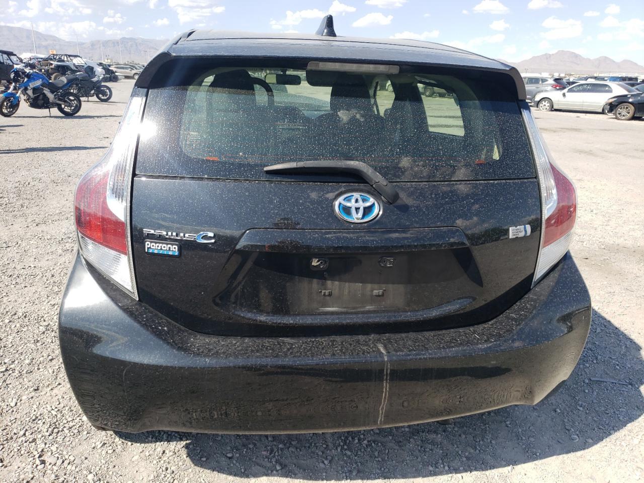 2016 TOYOTA PRIUS C - Image 6