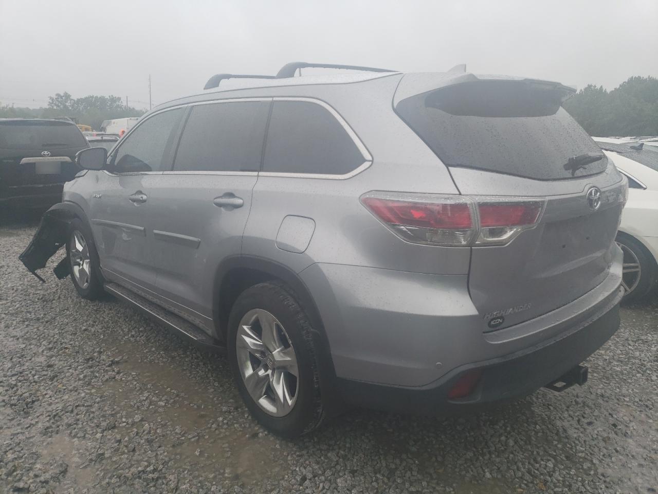 2015 TOYOTA HIGHLANDER - Image 2