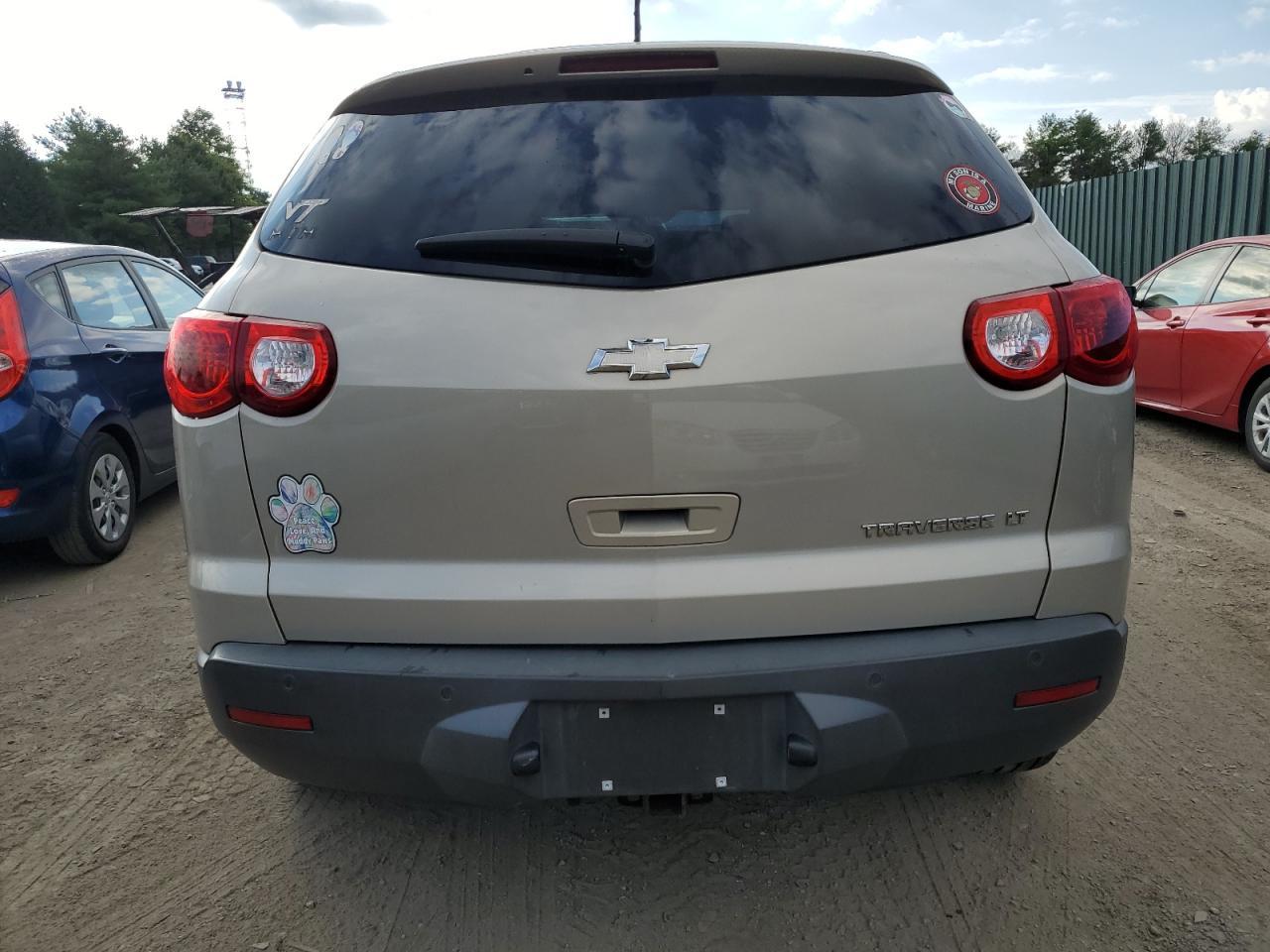 2011 CHEVROLET TRAVERSE L - Фото 6
