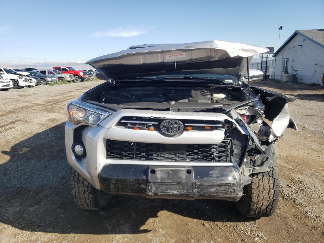 2020 TOYOTA 4RUNNER SR - Фото 5